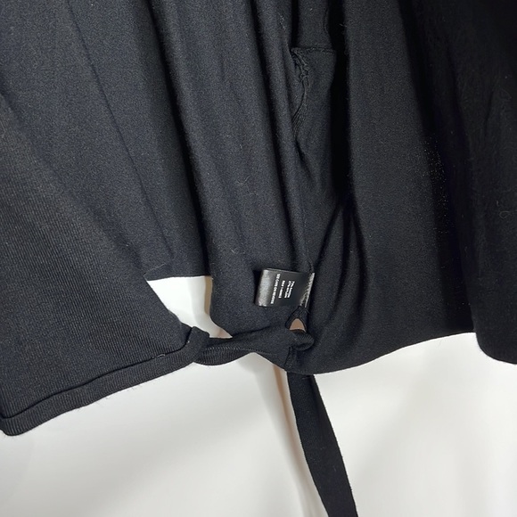 NWT Torrid Solid Black Wrap Short Elbow Wide Sleeve Top - Picture 5 of 8